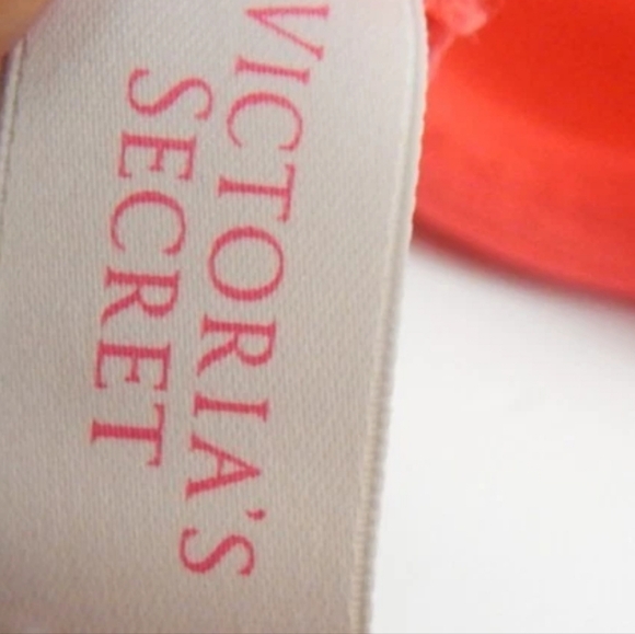 Victoria's Secret Lined Demi Bra Hot Pink - Picture 4 of 4